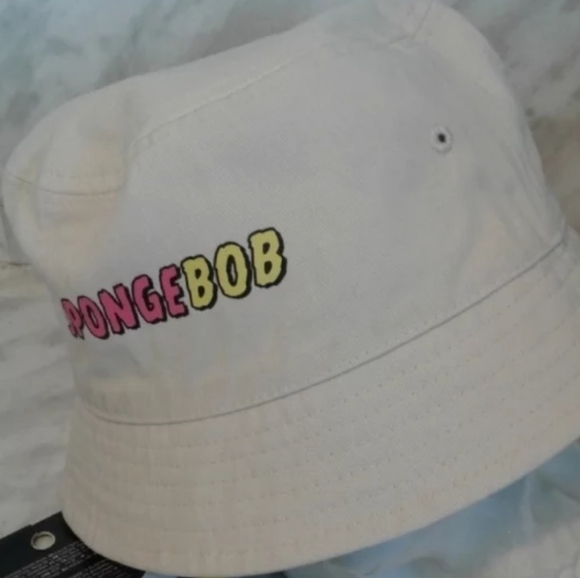 NWT Sponge-Bob REVERSIBLE BUCKET HAT and free socks mens womens unisex - Picture 2 of 4